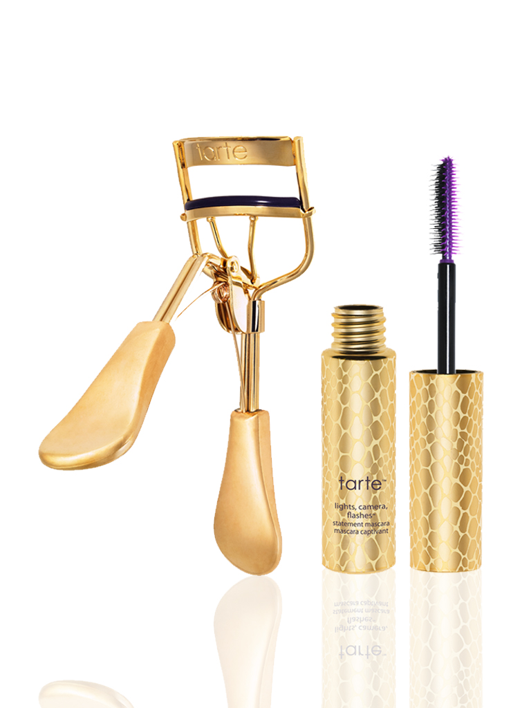 strike a pose picture perfect™ eyelash curler & deluxe lights, camera